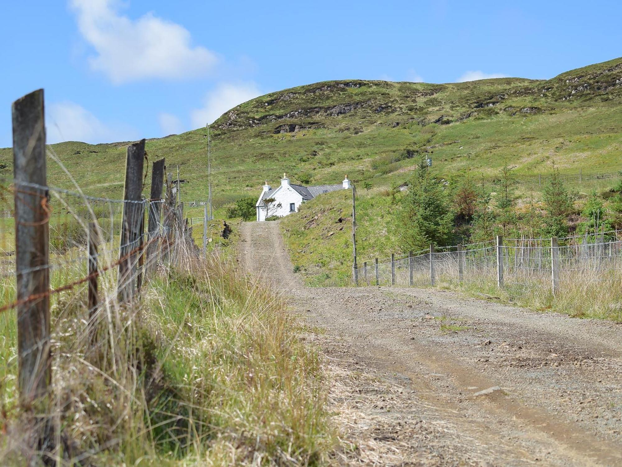 Stag Cottage Skinidin Bagian luar foto